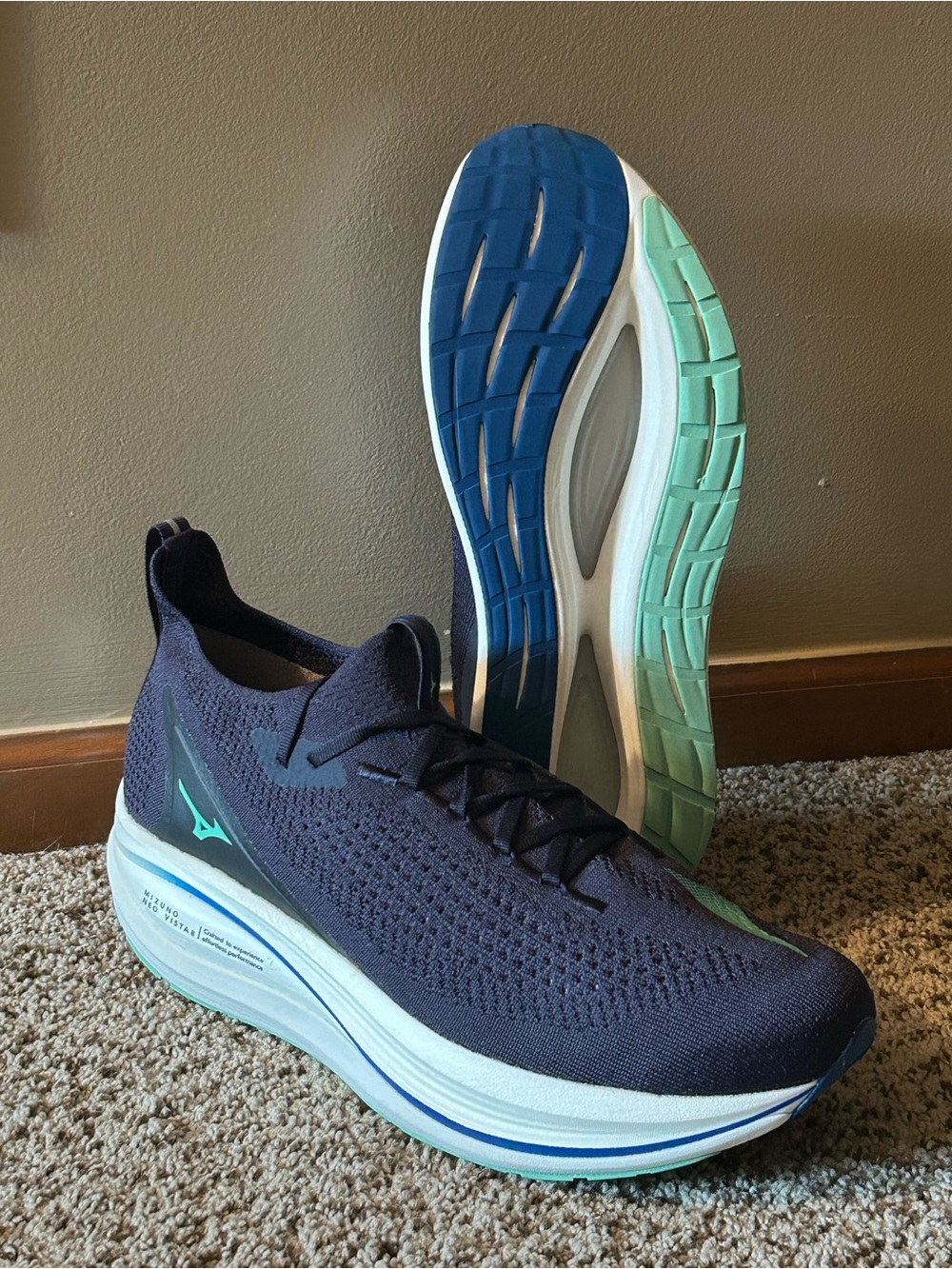 Mizuno Neo Vista 2 running shoes in baritone blue & frozen emerald men's 12.5